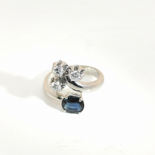  Anello in oro  diamanti e zaffiro presso Castignoli - Orologeria e gioielleria a Monza